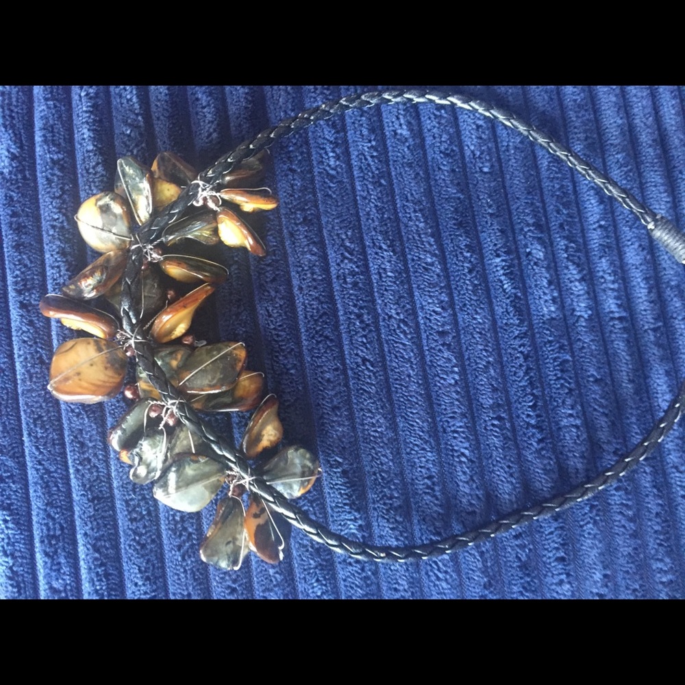 Shell necklace - Picture 2 of 2